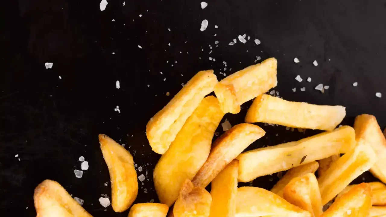 Ile kalorii mają frytki? Od 115 do 400 kcal! Jedz świadomie.