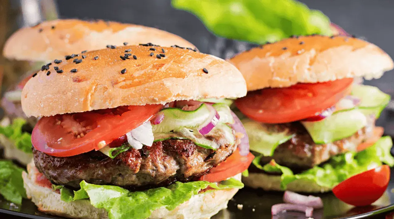 Sekret soczystych kotletów wołowych do burgerów zrób to sam!