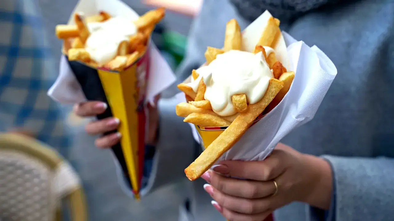 Frytki belgijskie: Prawdziwy sekret chrupkości i smaku