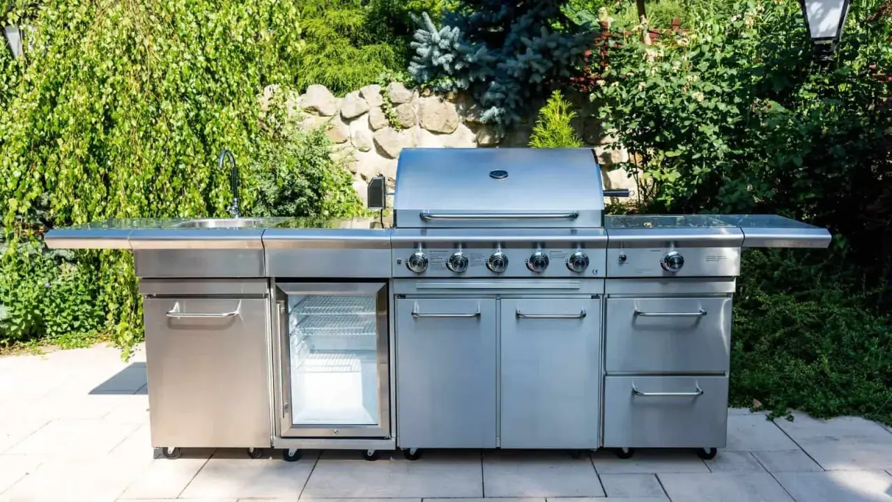 Grill gazowy do zabudowy: Sekret perfekcyjnej kuchni ogrodowej?