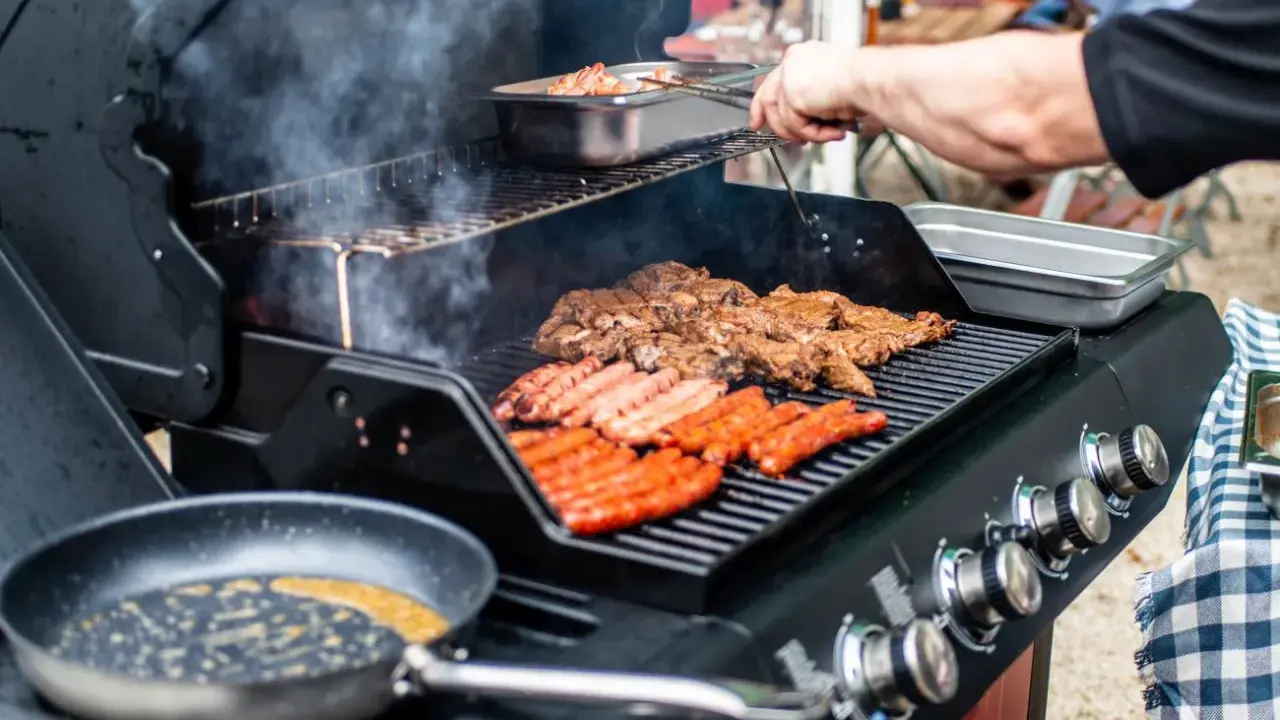 Tani grill gazowy? Kup mądrze i ciesz się latami!