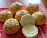 Jak podgrzać bułki do hamburgerów? Chrupiące i miękkie!