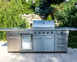 Grill gazowy do zabudowy: Sekret perfekcyjnej kuchni ogrodowej?