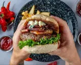Jakie mięso na burgery? Sekrety soczystego kotleta od eksperta.