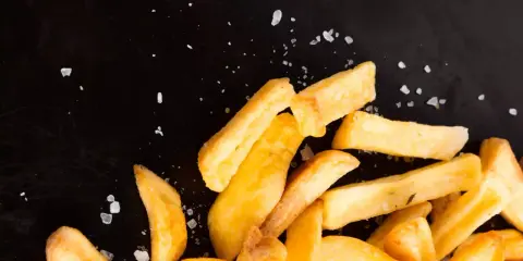 Ile kalorii mają frytki? Od 115 do 400 kcal! Jedz świadomie.