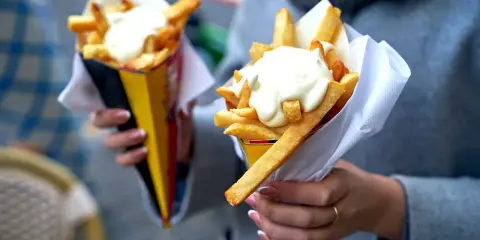 Frytki belgijskie: Prawdziwy sekret chrupkości i smaku