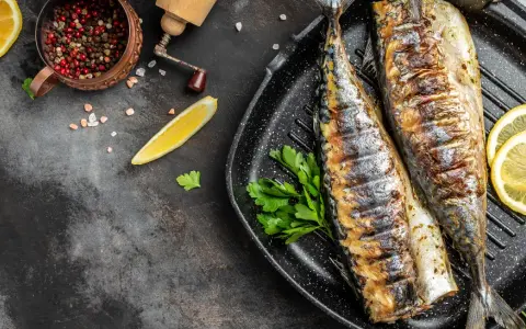 Makrela z grilla w folii: Soczysta i aromatyczna przepis mistrza