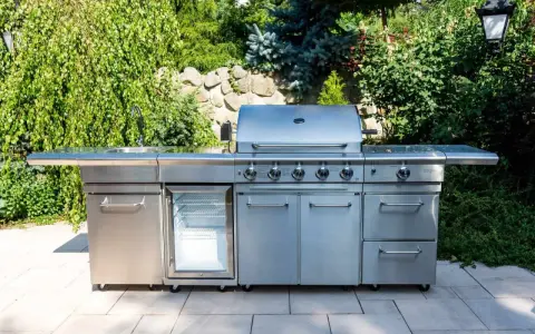 Grill gazowy do zabudowy: Sekret perfekcyjnej kuchni ogrodowej?