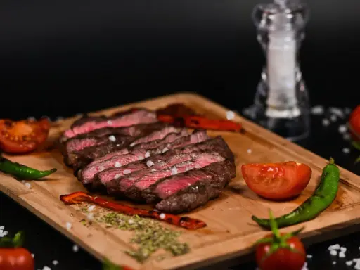 Sekret soczystej wołowiny w plastrach: Opanuj pieczenie!
