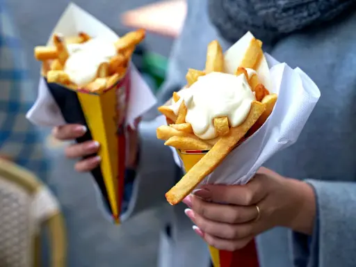 Frytki belgijskie: Prawdziwy sekret chrupkości i smaku