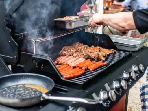 Tani grill gazowy? Kup mądrze i ciesz się latami!