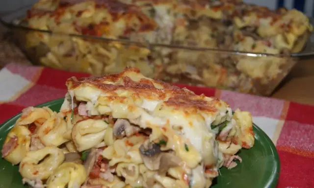 Kremowa zapiekanka z tortellini: idealny sos, bez wpadek!