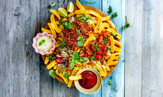 Co jeść z frytkami? Inspiracje od sosów po Loaded Fries!