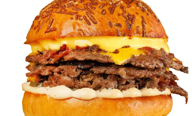 Smash Burger: Jak zrobić idealny? Sekrety smaku i przepis