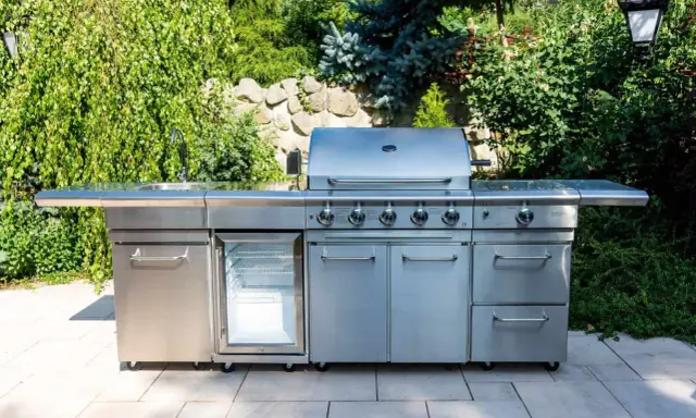 Grill gazowy do zabudowy: Sekret perfekcyjnej kuchni ogrodowej?