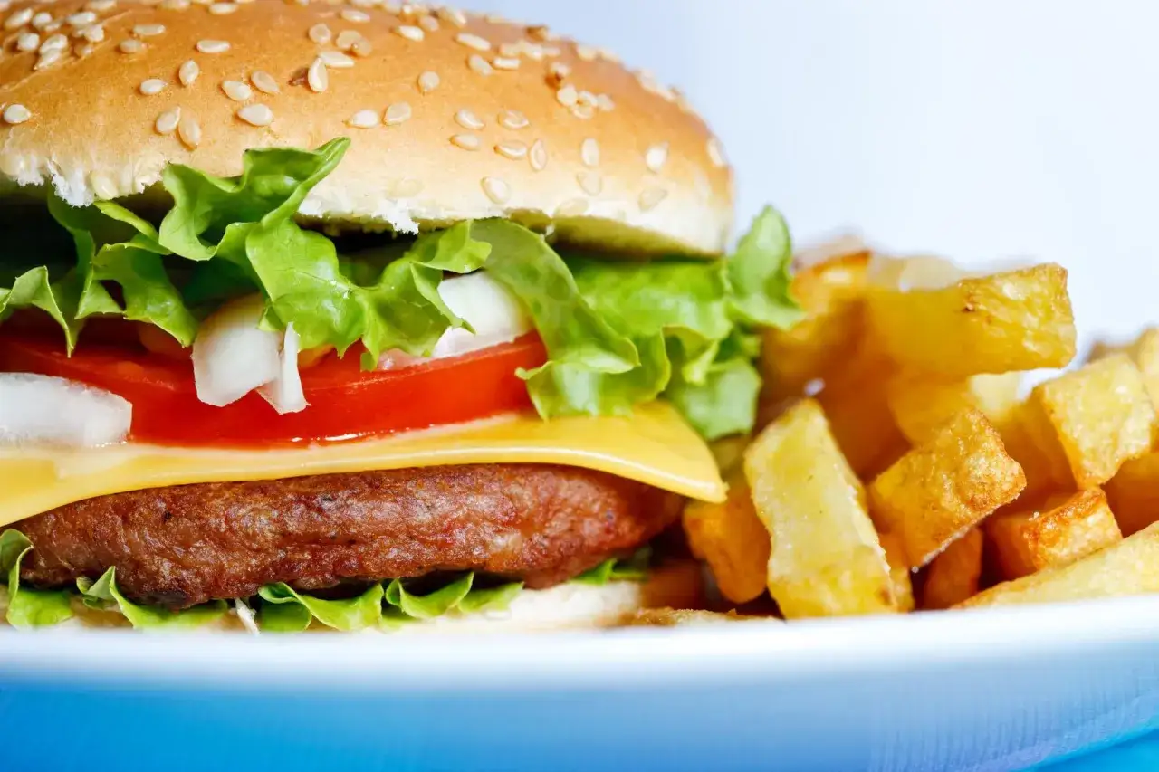 zdrowszy burger frytki