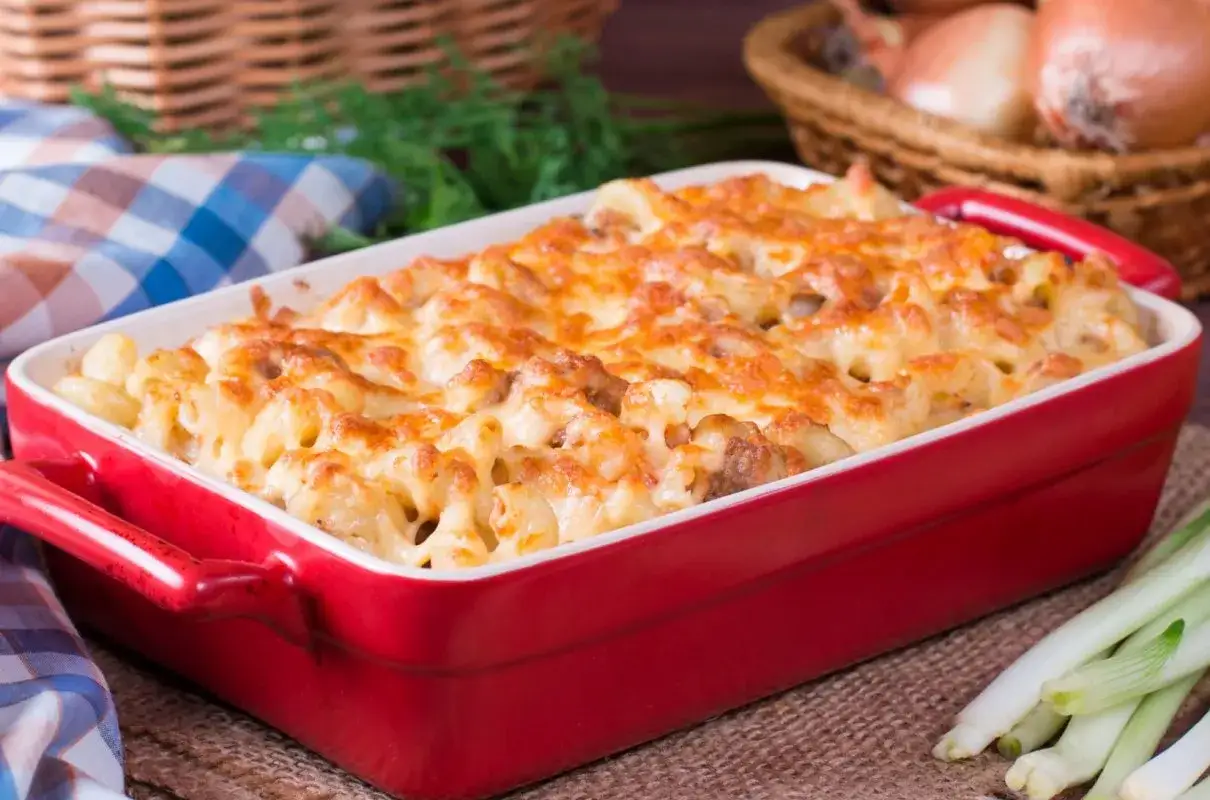 Składniki na zapiekankę makaronową z kurczakiem