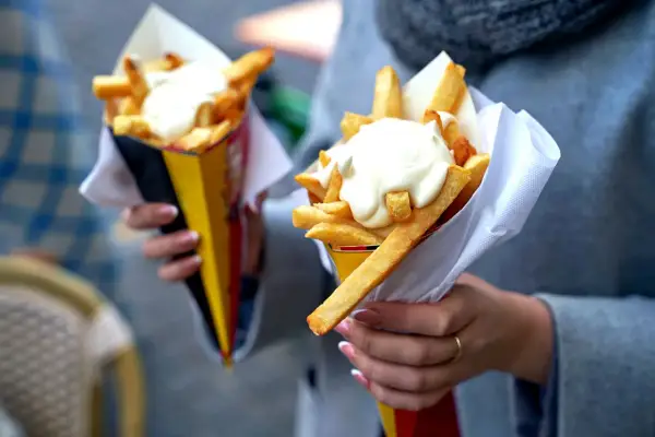 Frytki belgijskie: Prawdziwy sekret chrupkości i smaku